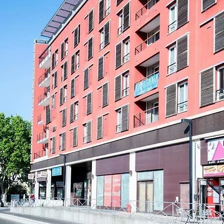 Privatif Dans Gare 아파트